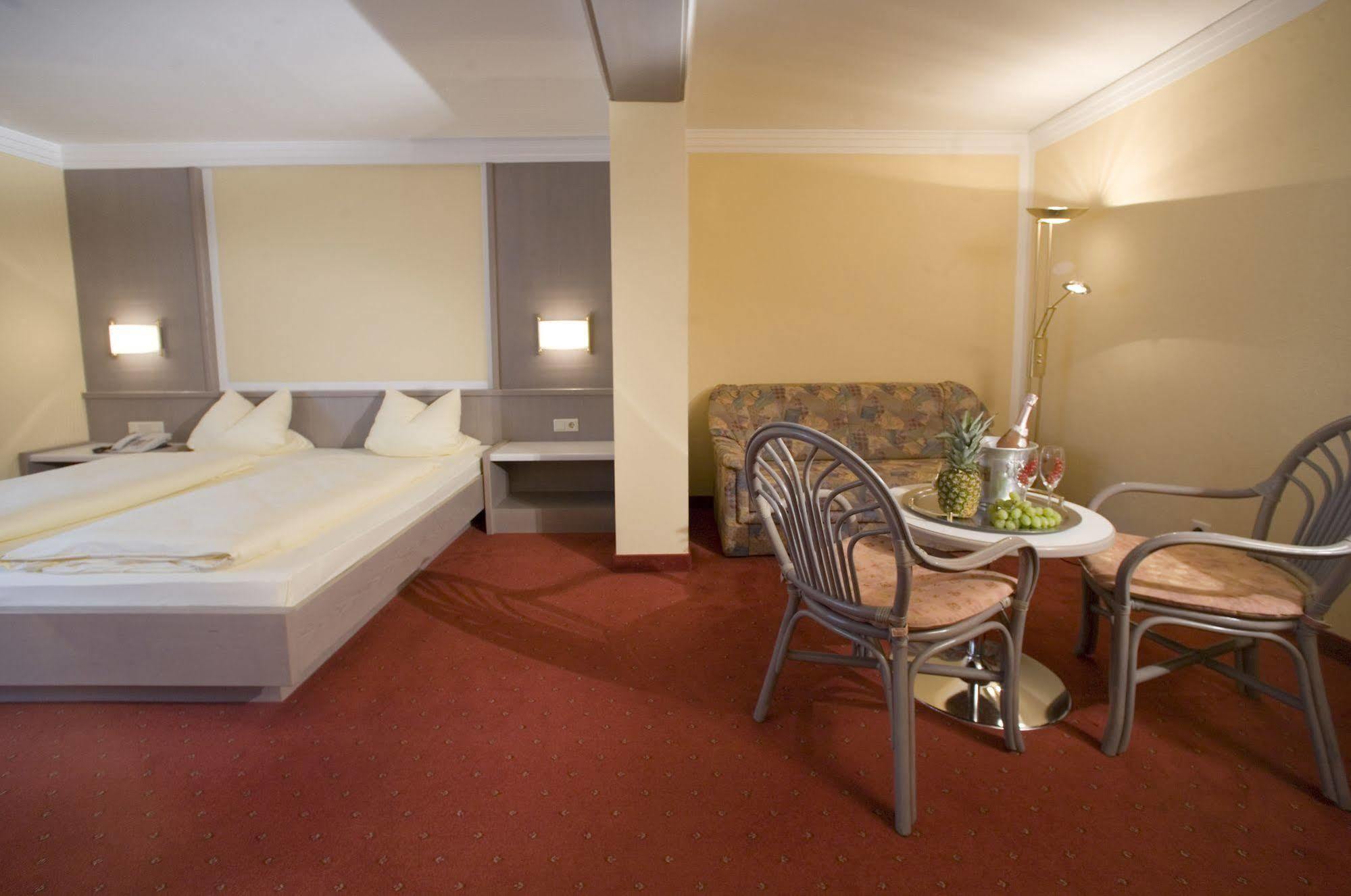 Hotel Bruno Fugen Bagian luar foto