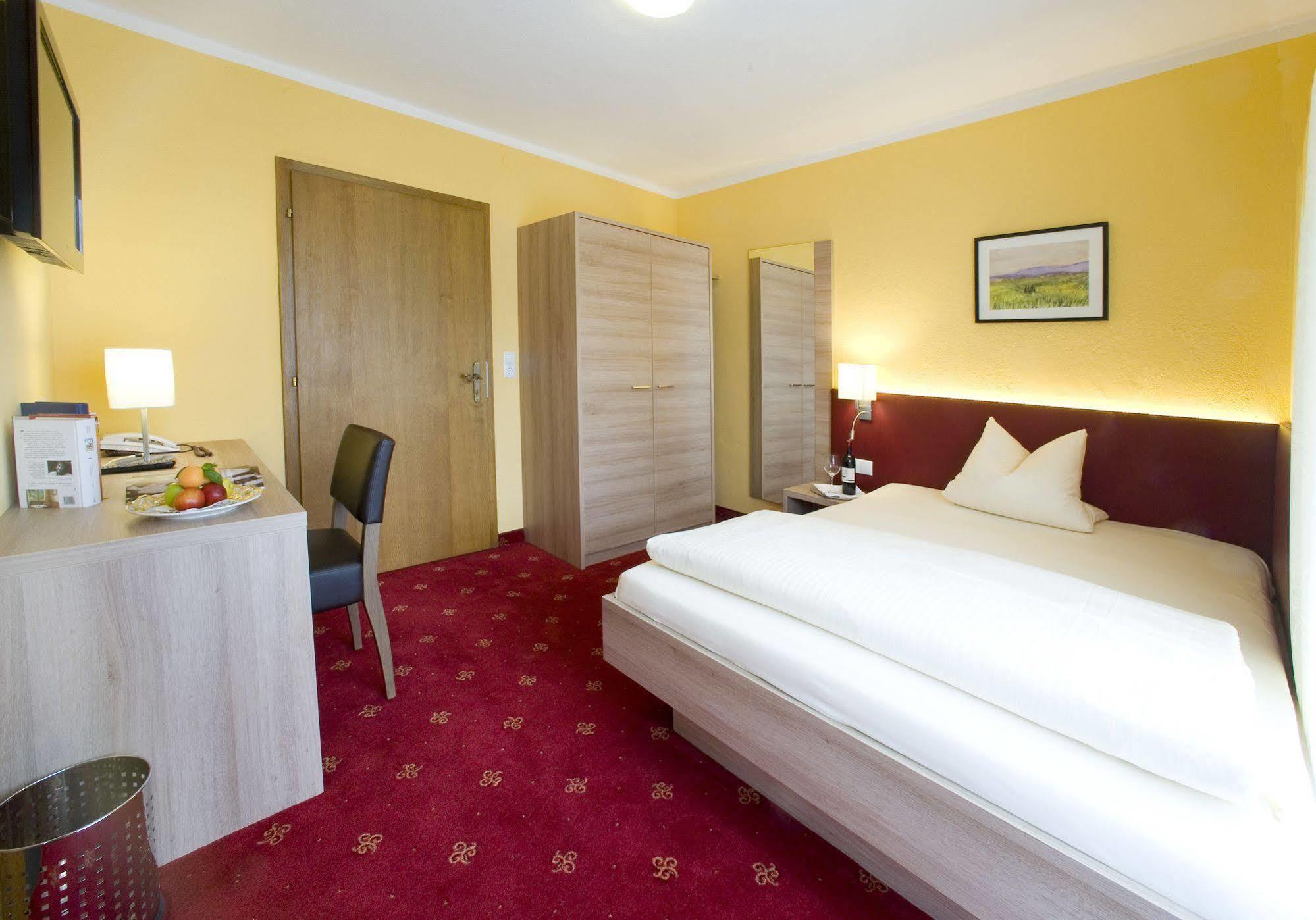 Hotel Bruno Fugen Bagian luar foto