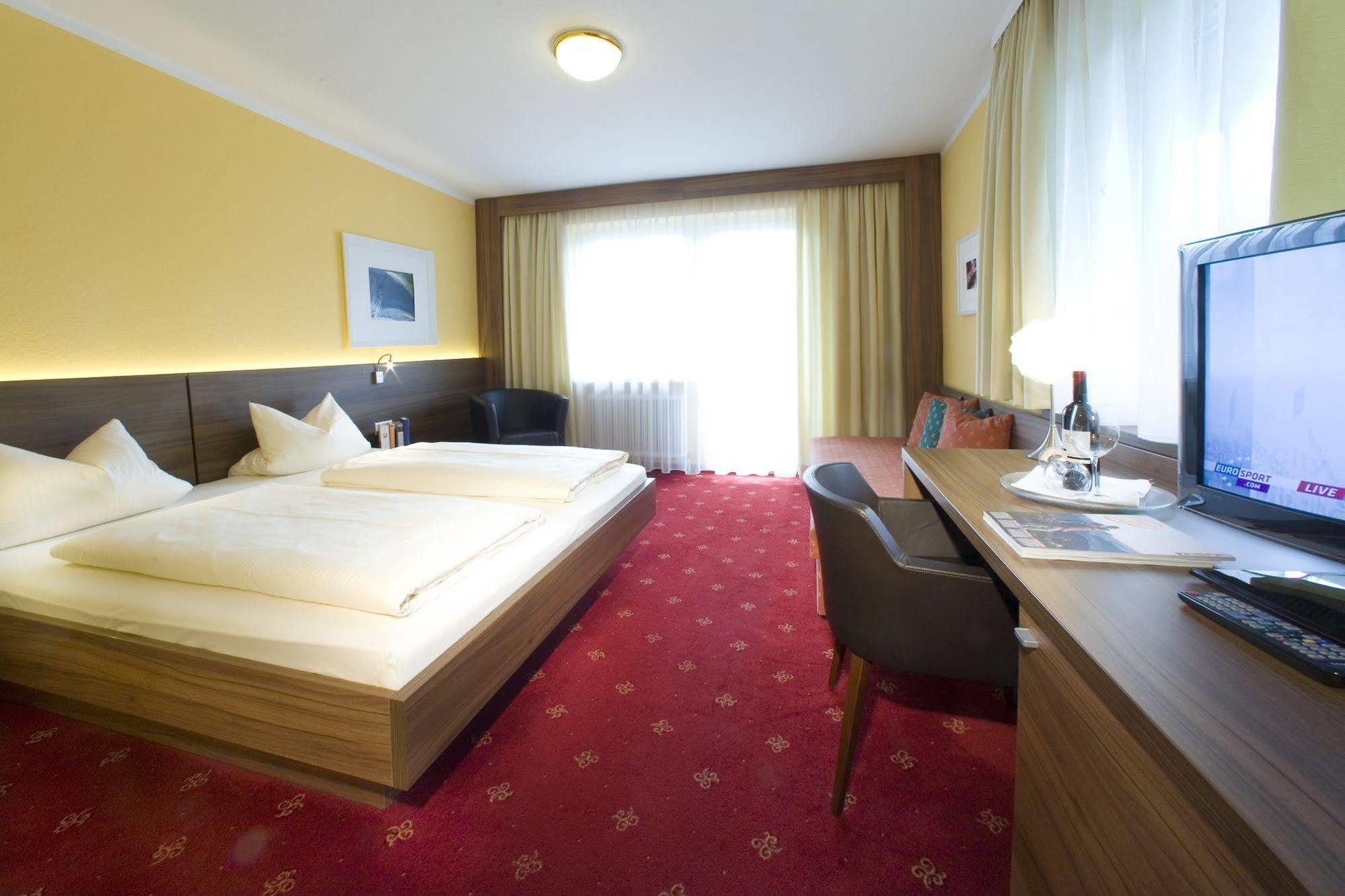 Hotel Bruno Fugen Bagian luar foto